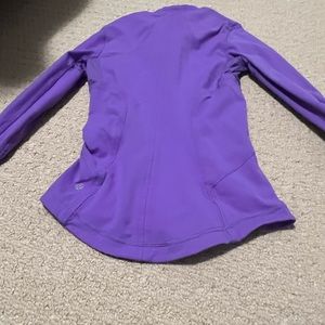 Lulu define jacket either size 0 or 2- no tag on clothing item